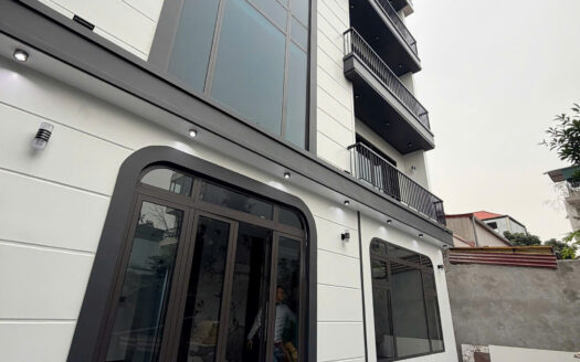 NGAY GẦN AEON, PHỐ CỔ LINH – THẠCH BÀN • NHÀ LÔ GÓC 6 TẦNG THANG MÁY • MẶT TIỀN 10M • CHÍNH CHỦ RAO BÁN