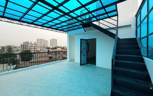 NGAY GẦN AEON, PHỐ CỔ LINH – THẠCH BÀN • NHÀ LÔ GÓC 6 TẦNG THANG MÁY • MẶT TIỀN 10M • CHÍNH CHỦ RAO BÁN