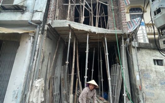 NHÀ ĐẸP ĐANG XÂY -THANG MÁY -CỰ KHỐI-LONG BIÊN -BA GÁC QUA CỬA NHÀ -NGÕ THÔNG*50m*GIÁ 8,25TỶ