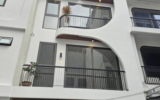 BÁN NHÀ CỔ LINH THẠCH BÀN LONG BIÊN*DT 50M*6T*THANG MÁY GIÁ NHỈNH 9TỶ