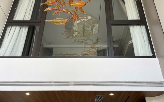 Bán nhà Cự Khối 7 tầng view hồ 31ha