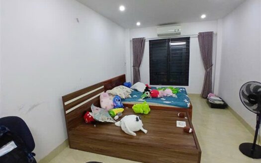 Bán nhà Cự Khối 30m 4 tầng giá cực tốt chỉ hơn 5 tỷ