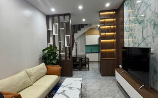 Nhà Thạch Bàn,,5 tầng Full Nội thất Việt,chủ về ở ngay