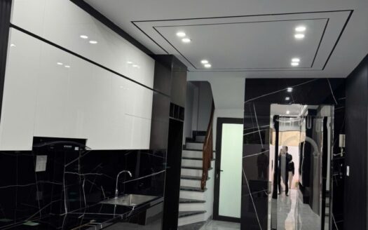 BÁN NHÀ PHÚC ĐỒNG LONG BIÊN MỚI FULL NỘI THẤT -THANG MÁY-GẦN PHỐ*45m*6tầng*Giá 8,9tỷ.