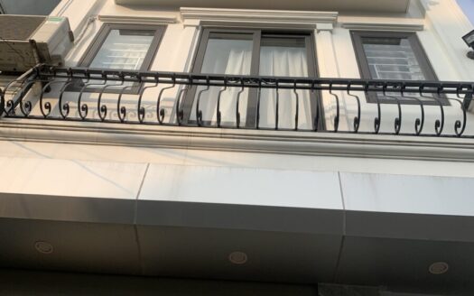 LÔ GÓC – Ô TÔ ĐỖ CỬA – 15M RA Ô TÔ TRÁNH – NHÀ ĐẸP XÂY ĐỘC LẬP TẠI BÁT KHỐI