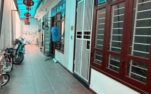 Bán nhà 5tầng Thạch Bàn ngay gần trường, chợ.