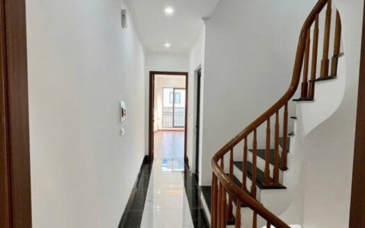 -CHỦ GIẢM CHÀO 300 TRIỆU  BÁN NHÀ ĐẸP NGÕ 68 NGUYỄN VĂN LINH – LONG BIÊN