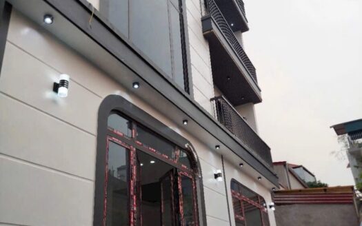 – NHÀ NGỌC TRÌ – CỔ LINH-LONG BIÊN