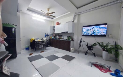 -Bán nhà Long Biên 34.4m x 5 tầng.