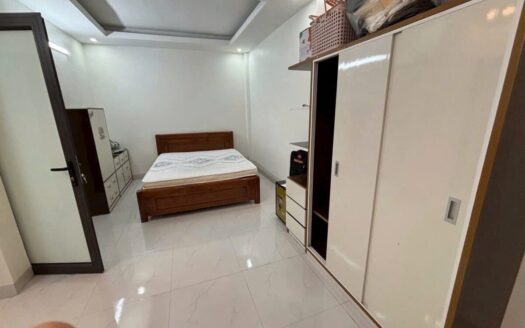 -Bán nhà Long Biên 34.4m x 5 tầng.