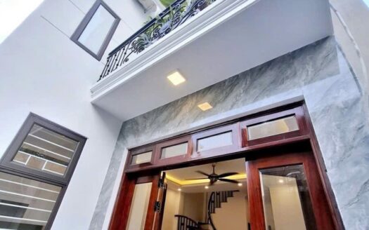 -Nhỉnh 8tỷ có ngay – Nhà đẹp Nguyễn văn linh-long Biên