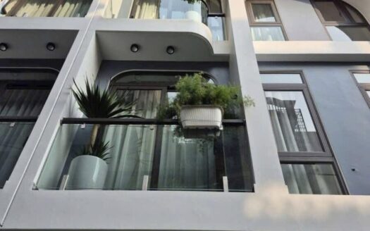 – NHÀ HIỆN ĐẠI Ở TRUNG TÂM THẠCH BÀN – 6 TẦNG XÂY MỚI CÓ THANG MÁY