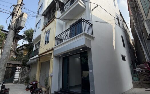 Nhà Thạch Bàn, Lô Góc, Ngõ Trước nhà hơn 3m chỉ hơn 6tỷ.