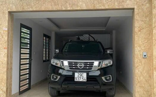 Chính chủ bán nhà lô góc 2 mặt thoáng. DT 35.5m x 5.5 tầng. Ngõ 565/98 bát khối. Ngõ thông ô tô 16 chỗ qua nhà. Ô tô 7 chỗ vào nhà. Giá chỉ 8,5 tỷ.