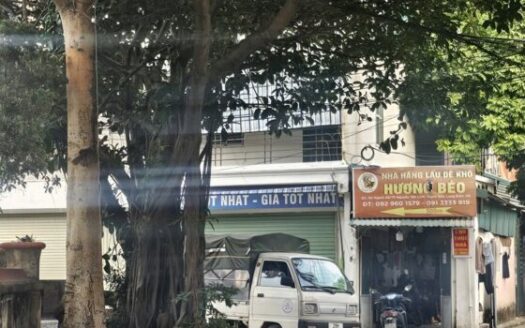 Chính chủ nhờ bán nhà 32m x 3 tầng đường thông, ô tô tránh. Kinh doanh siêu đỉnh. Giá đầu tư tại thạch bàn .