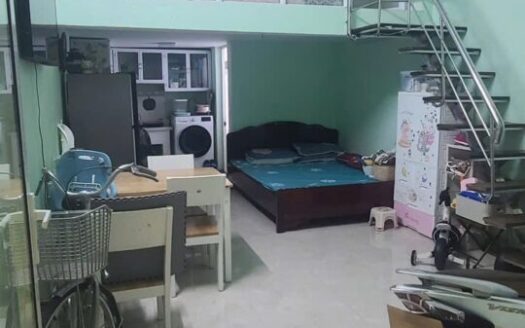 Bán nhà cấp 4 x 30m thạch bàn. Ngõ trước nhà 2m . 30m ra ngõ ô tô. 100m ra đường cổ linh. Giá nhỉnh 4 tỷ.