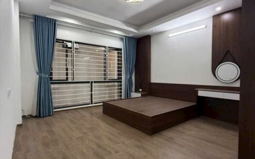 Bán nhà thạch bàn Long Biên DT 30m x 5 tầng ngõ nông chỉ 3 nhà ra đường ô tô tránh. Nhà phân khúc hiếm, giá đầu tư.