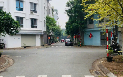 BÁN NHÀ TÁI ĐỊNH CƯ GIANG BIÊN, 40M2 GIÁ 11,5 TỶ – VỊ TRÍ ĐẸP, Ở SƯỚNG