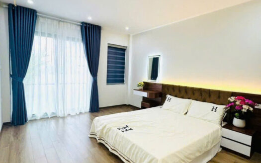 BÁN NHÀ ĐẸP THẠCH BÀN 40M2 Xây 6 tầng thang máy. Ô TÔ VÀO NHÀ – FULL NỘI THẤT Ở LUÔN