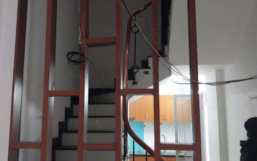 Bán nhà Long Biên, 32M x 4 tầng, Giá 4,6 TỶ. GIÁ SIÊU TỐT. SỬA SANG LẠI LÀ NGON LUÔN