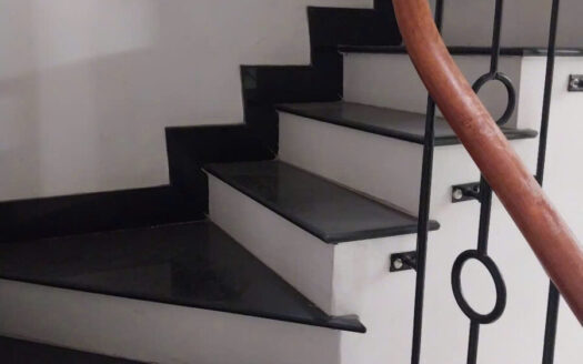 Bán nhà Long Biên, 32M x 4 tầng, Giá 4,6 TỶ. GIÁ SIÊU TỐT. SỬA SANG LẠI LÀ NGON LUÔN