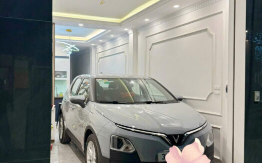 Bán nhà Thạch Bàn 40M x 6 tầng thang máy. Giá bán 8,6 tỷ. Ô tô vào nhà.