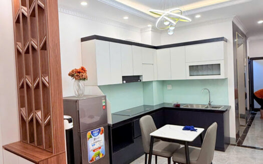 Bán nhà Thạch Bàn 40M x 6 tầng thang máy. Giá bán 8,6 tỷ. Ô tô vào nhà.