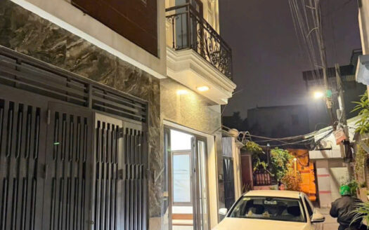 Cổ Linh – Thạch Bàn 1 căn dân xây Độc Lập, 52m x 4 tầng Full Nội Thất- Ô Tô đỗ cửa chỉ 8.x Tỷ