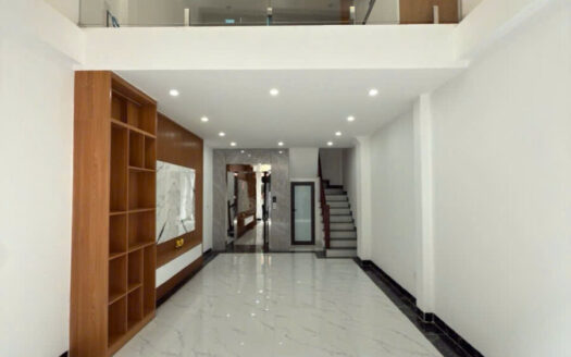 Bán Nhà Long Biên 50m2 x 6 Tầng Thang Máy x 3 Ngủ – Ô Tô Vào , Lô Góc Cực Thoáng