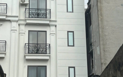 Chính chủ Bán nhà long biên giá rẻ, Đầy đủ đồ chỉ việc vào ở ngõ nông chỉ hơn 20m ra đường trục chính 2 ô tô tránh nhau ,