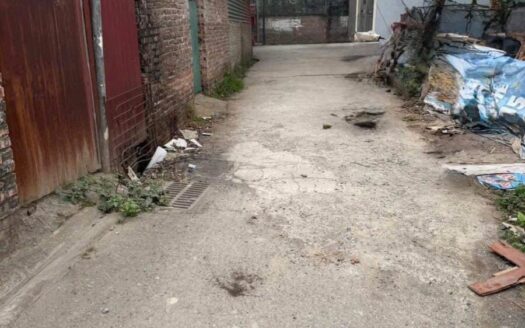 -BÁN ĐẤT BÁT KHỐI-LONG BIÊN Ô TÔ 7 CHỖ VÀO ĐẤT-CÁCH 30M RA ĐƯỜNG Ô TÔ TẢI TRÁNH