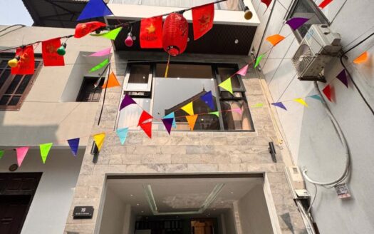 -BÁN NHÀ ĐÀM QUANG TRUNG-ĐỐI DIỆN AEON-LONG BIÊN .Ô TÔ VÀO NHÀ FULL NỘI THẤT HIỆN ĐẠI -TRẺ TRUNG GIÁ ĐẦU TƯ QUÁ TỐT.