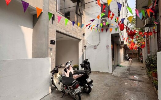 -BÁN NHÀ ĐÀM QUANG TRUNG-ĐỐI DIỆN AEON-LONG BIÊN .Ô TÔ VÀO NHÀ FULL NỘI THẤT HIỆN ĐẠI -TRẺ TRUNG GIÁ ĐẦU TƯ QUÁ TỐT.