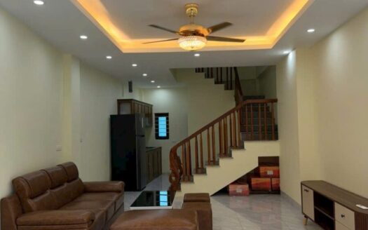 -BÁN NHÀ ĐÔNG DƯ GIA LÂM 35m-5T-CÓ Ô CHỜ THANG MÁY GIÁ NHỈNH 5TỶ