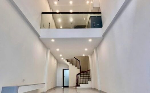 Bán nhà Phố Trạm ngay gần cầu Vĩnh Tuy giá chỉ hơn 6 Tỷ (có thương lượng)